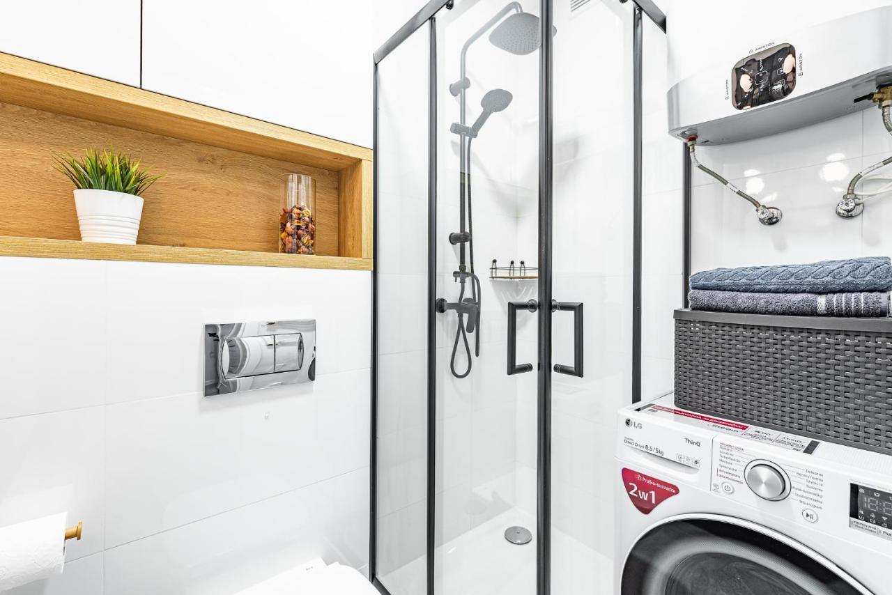 Apartment Frida Katowice Ligota Near Hospitals & Sum ภายนอก รูปภาพ